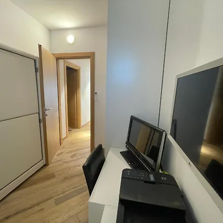 Luxury Μπαρντολίνο