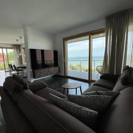 Luxury Apartment *